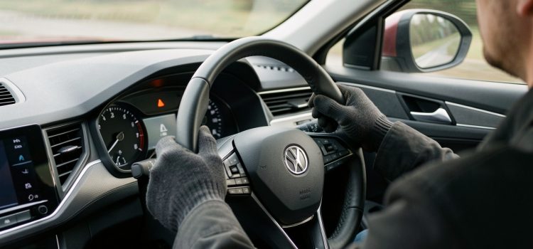 Injection à contrôler : guide pratique pour rouler sans aggraver la panne